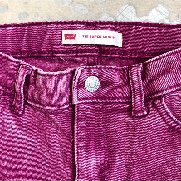 Levi’s Pink Super Skinny Jeans - Picture 3 of 3